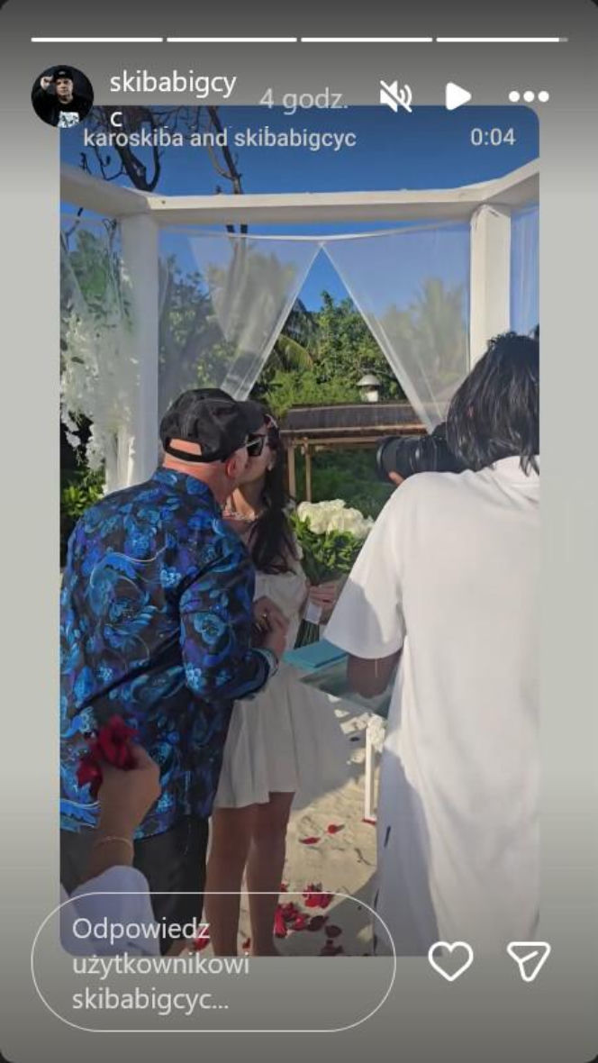 Skiba powiedział TAK na Malediwach! Ślub na plaży i noc poślubna jak z bajki