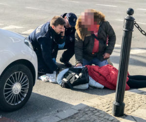 Rowerzystka potrącona na rogu Pięknej i Aleji Ujazdowskich