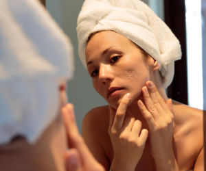 Swędzenie starej blizny to nie przypadek. Eksperci wyjaśniają, co naprawdę dzieje się pod skórą