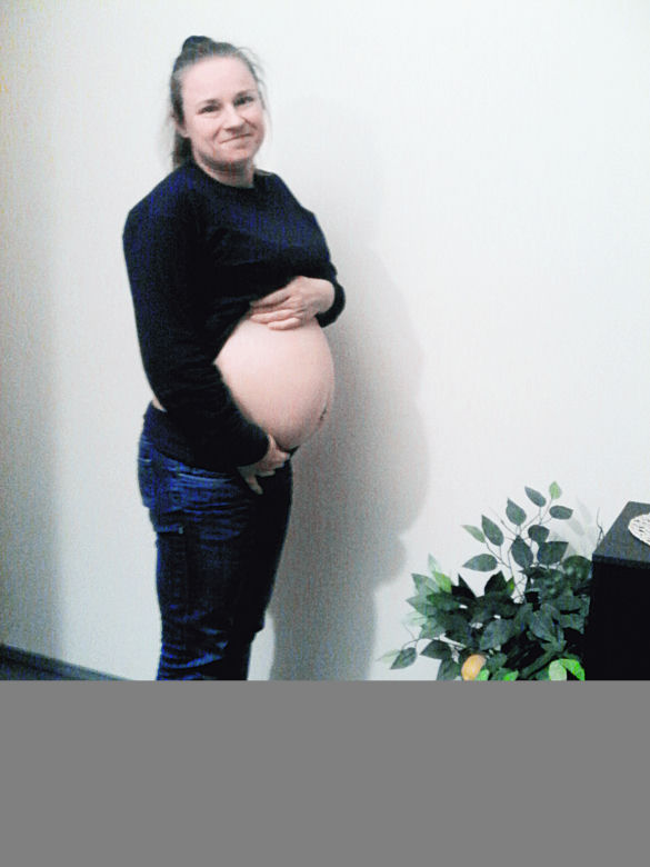 Kazali żonie rodzić martwe dziecko