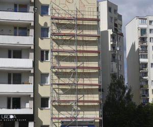 Mural na bloku przy stacji metra Trocka