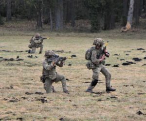 Brytyjscy żołnierze, ćwiczenia na poligonie