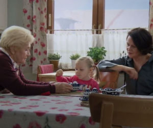 M jak miłość odc. 1419. Barbara (Teresa Lipowska), Hania (Maja Marczak), Marysia (Małgorzata Pieńkowska)