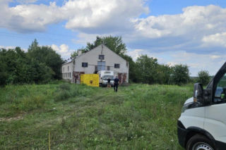Nielegalne składowisko odpadów chemicznych w Milęcinie