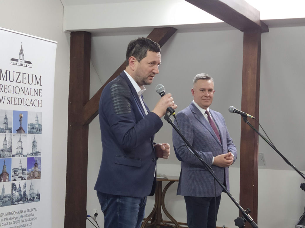 Zdjęcia z otwarcia wystawy o historii piłki nożnej w siedleckim Muzeum Regionalnym
