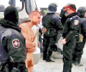 Rosyjscy najemnicy strzelają do Ukraińców