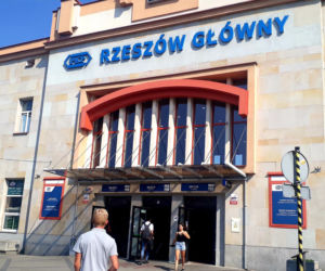 Jakie plany ma PKP wobec kładki nad dworcem kolejowym?