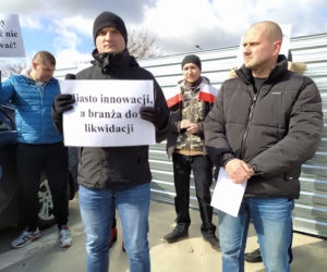 Protest rzeszowskich taksówkarzy: Nie chcemy jałmużny, chcemy  pracować