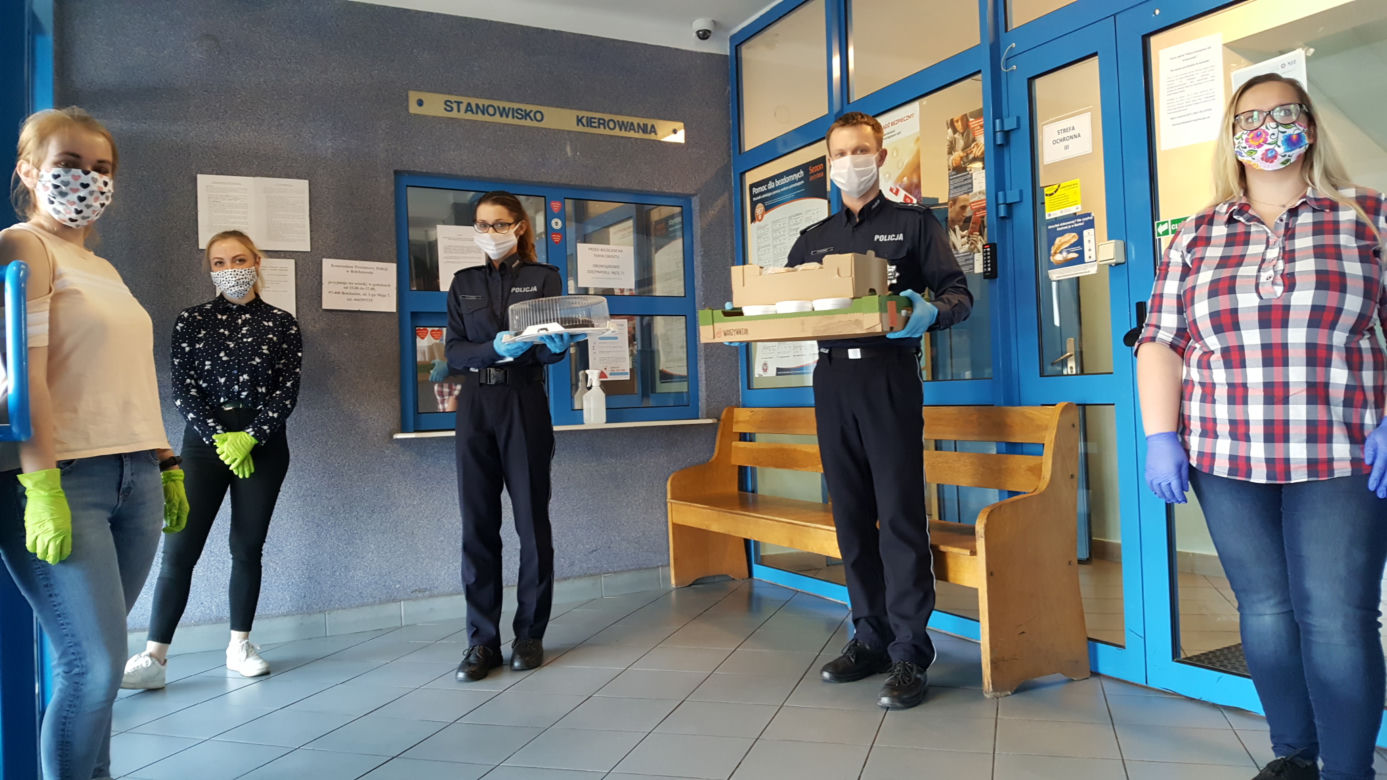 Bełchatowianka przygotowuje posiłki dla policjantów i medyków! 