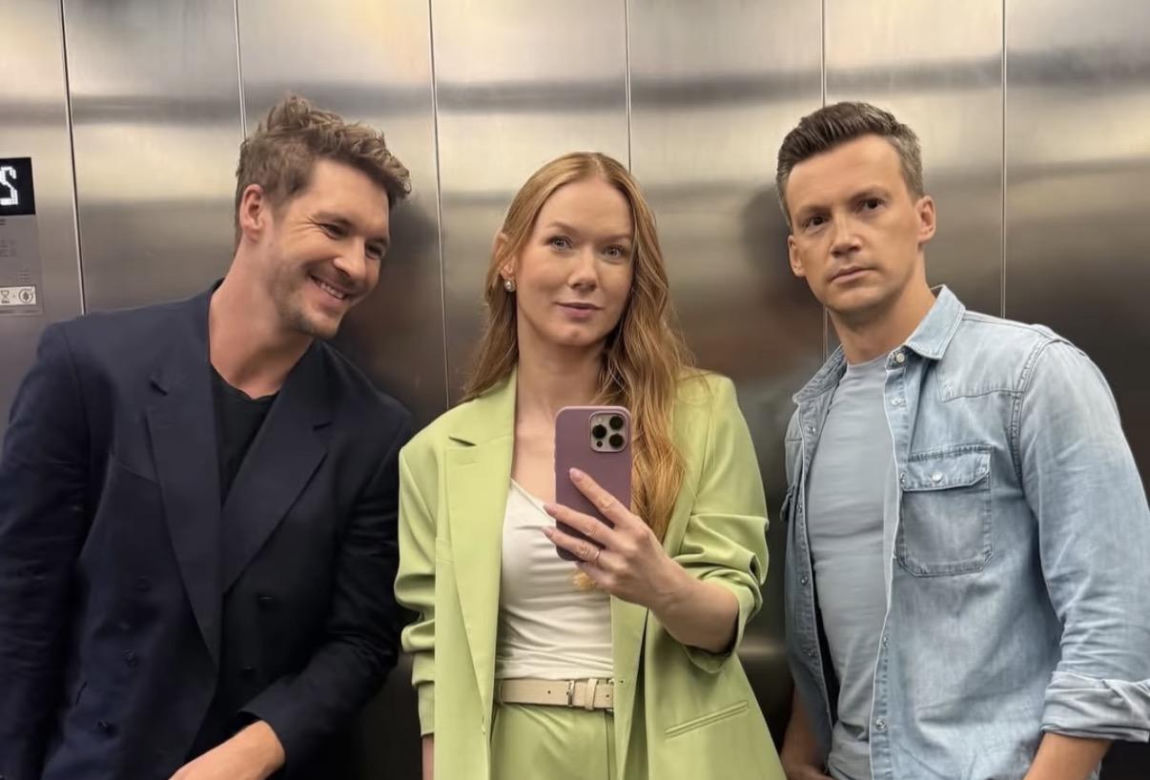M jak miłość. Elżbieta (Katarzyna Dąbrowska), Marcin (Mikołaj Roznerski), Jakub (Krzysztof Kwiatkowski)