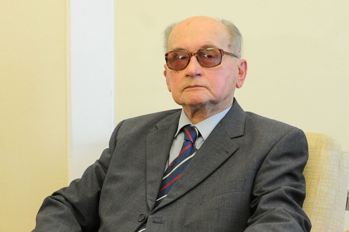 Tak wyglądają groby polityków