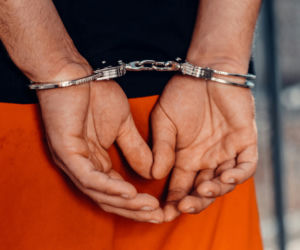 Miał w kieszeni narkotyki. Tłumaczył, że to... kabanosy