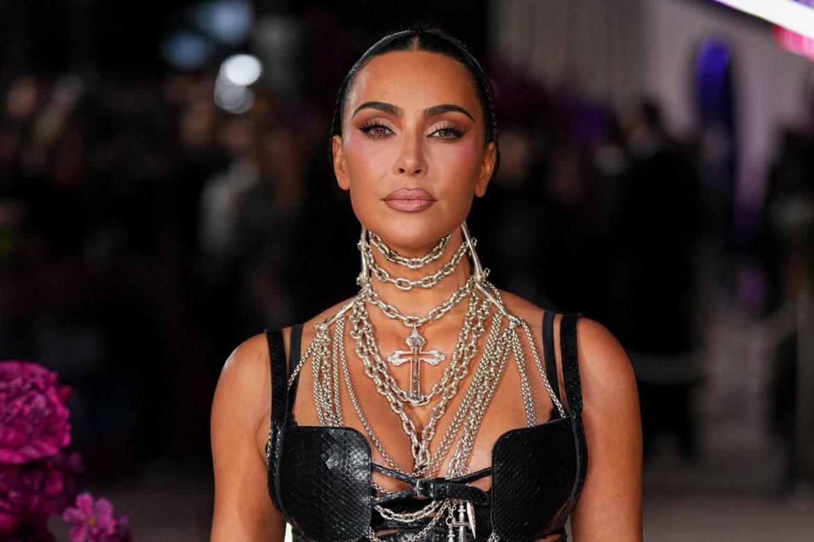 Kim Kardashian pozwana! Chodzi o słynną taśmę i matkę