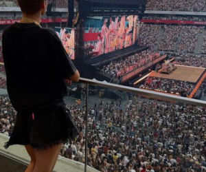 Polskie gwiazdy na koncercie Bad Bunny'ego. Lewandowska w samym staniku, Tarnowska niczym na Coachellę