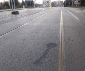 Łopata pod asfaltem. Niecodzienne odkrycie na ulicy Arkońskiej