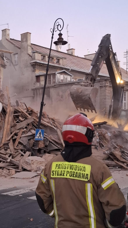 Rozbiórka ścian kamienicy przy ul. Bernardyńskiej w Lublinie