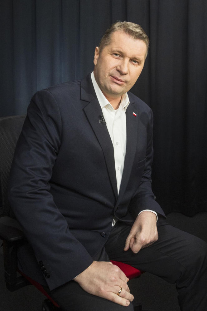 Przemysław Czarnek był królem parkietu we włoskim hotelu. Tam poznał piękną małżonkę [ZDJĘCIA]