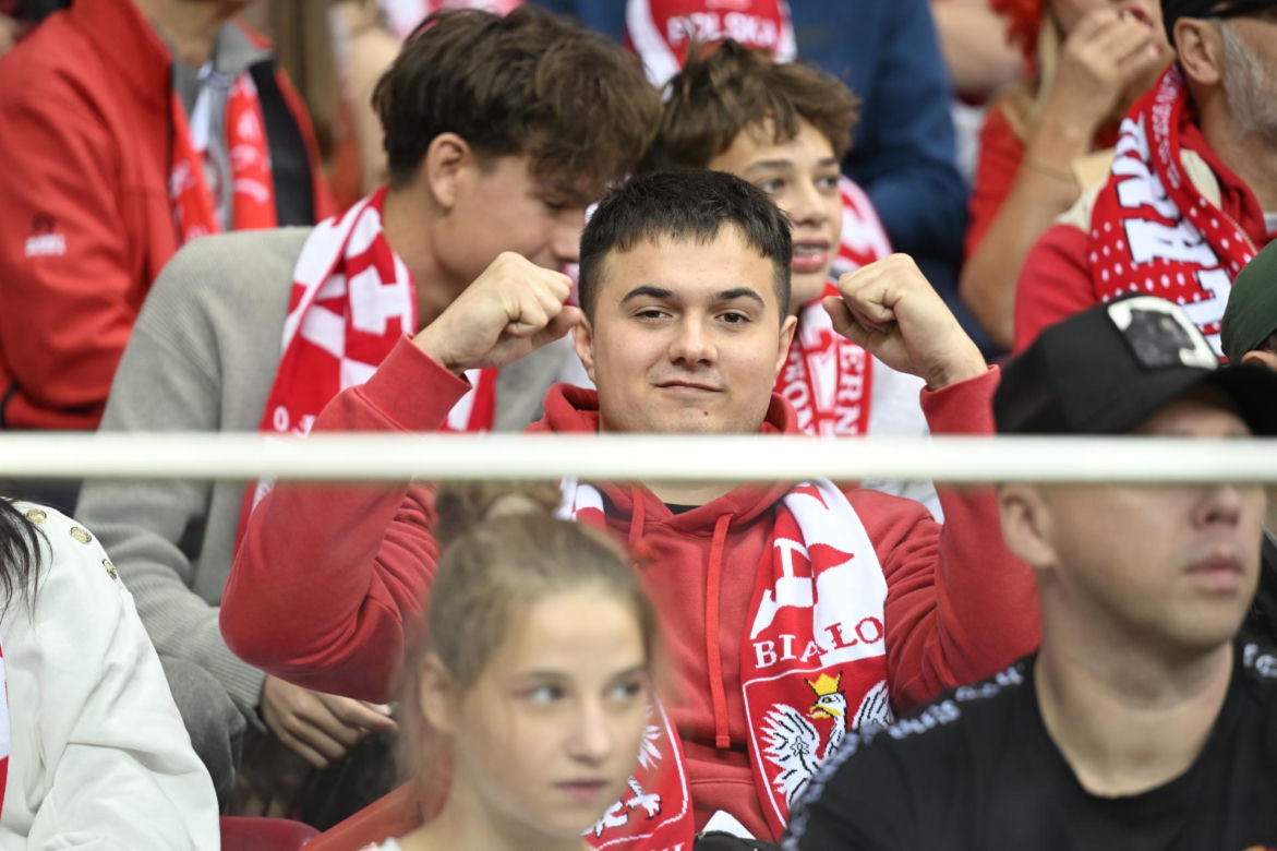 Kibice na meczu Polska - Rumunia. Znajdź się na zdjęciach z Narodowego!