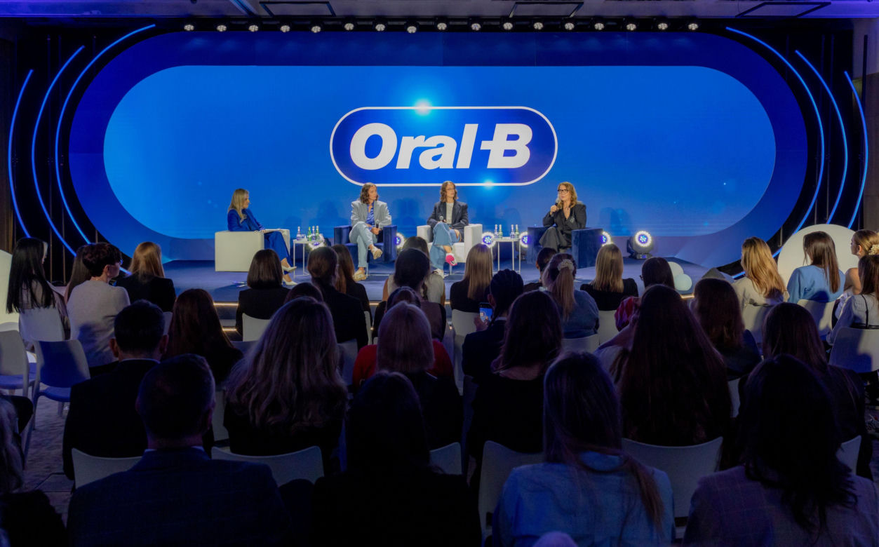 Iga Świątek w kampanii edukacyjnej Oral-B. Tenisistka mówi o prostych nawykach dla zdrowych zębów