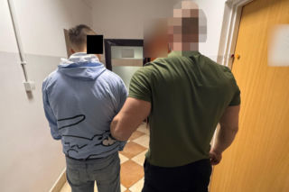 Trzech nastolatków z Warszawy oskubało emeryta z 25 tys. złotych. W tle hurtowa ilość narkotyków 