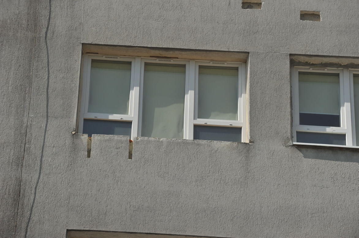 Ciechanów. Dramatyczna akcja ratunkowa w szpitalu. Nie żyje 36-latek, który spadł z wysokości