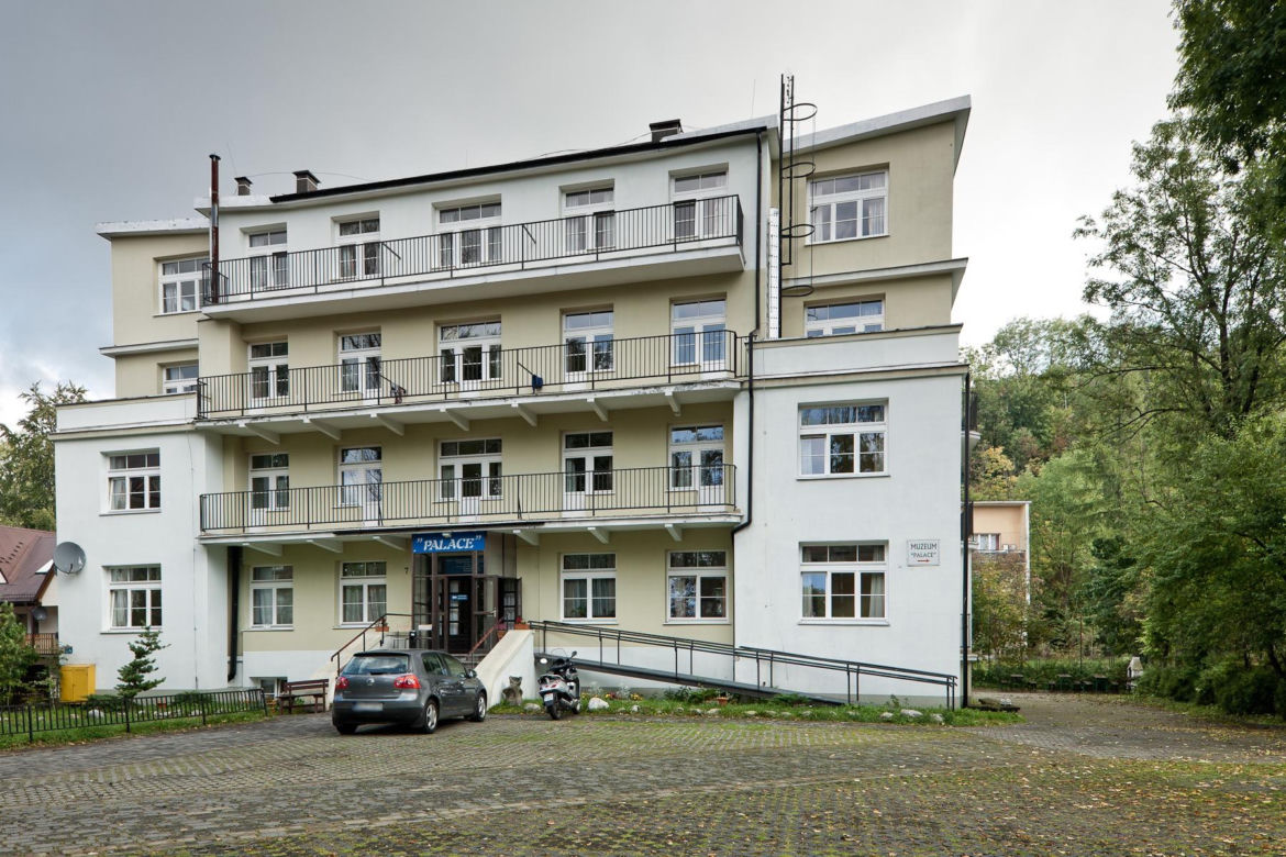 Modernistyczny hotel mrożący krew w żyłach. Nazywano go „Katownią Podhala” 