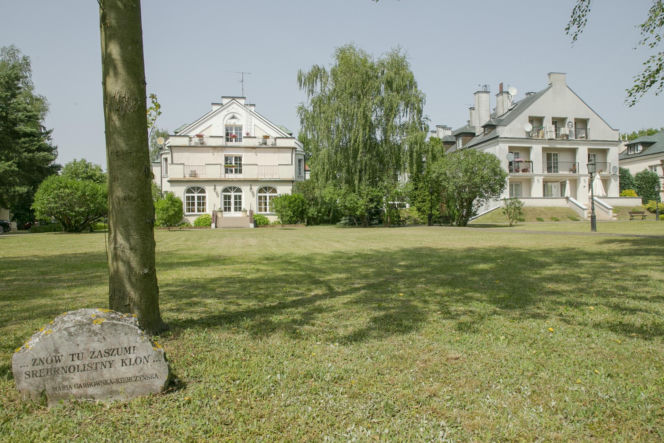 Skolimów zasypany prezentami