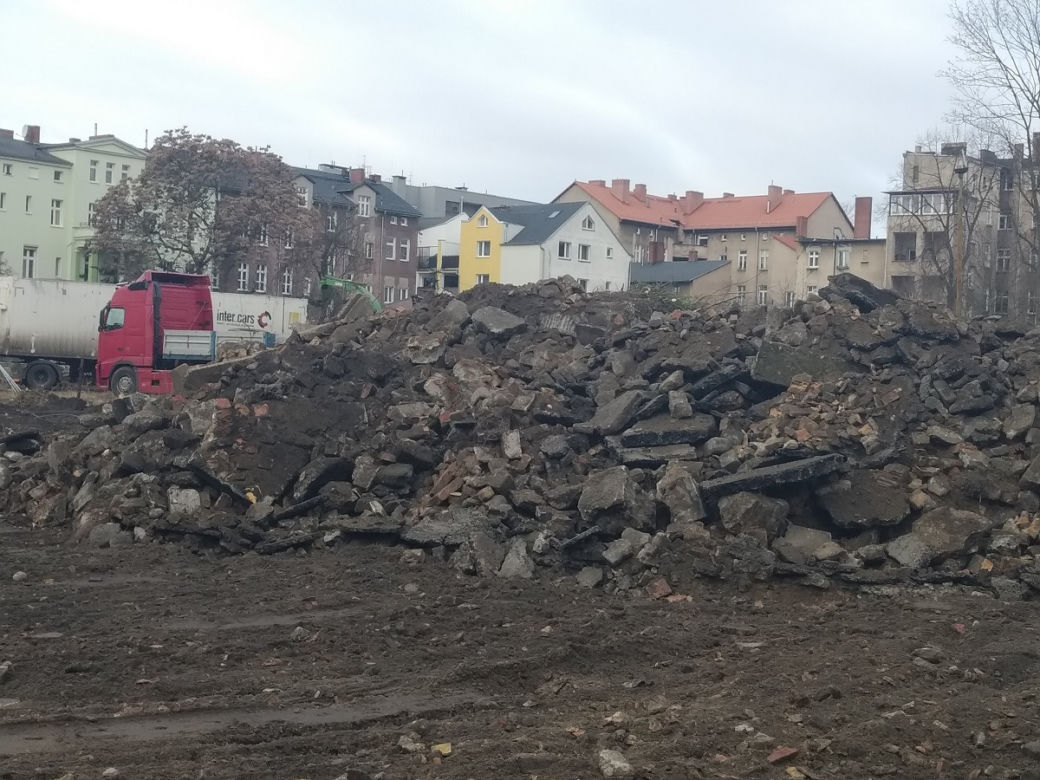 Ruszyła budowa CEZIB-u przy Warszawskiej. Zajrzeliśmy na plac budowy. 