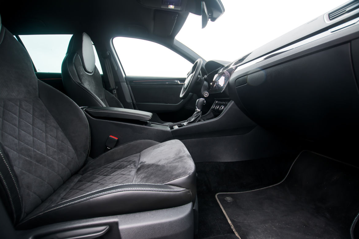 Skoda Superb Combi 2.0 TDI - wnętrze trzecia generacja