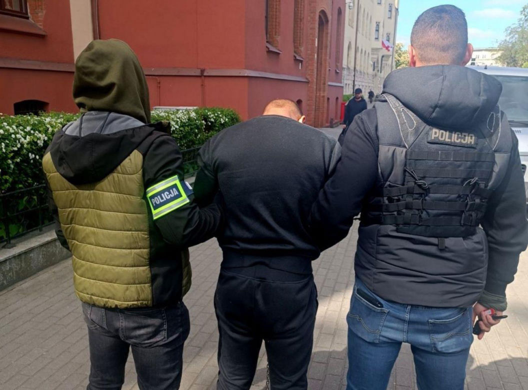 Bydgoscy policjanci zatrzymali nożownika! Dźgał swojego kolegę i jego matkę!