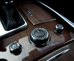 Infiniti Q70h Premium Tech
