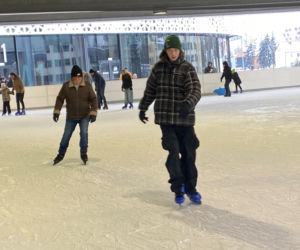 Kryte lodowisko przy Hali Urania