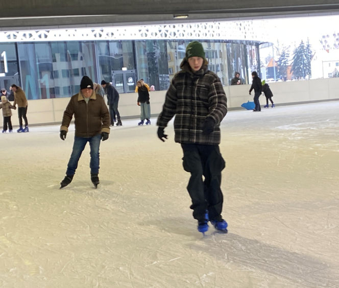 Kryte lodowisko przy Hali Urania