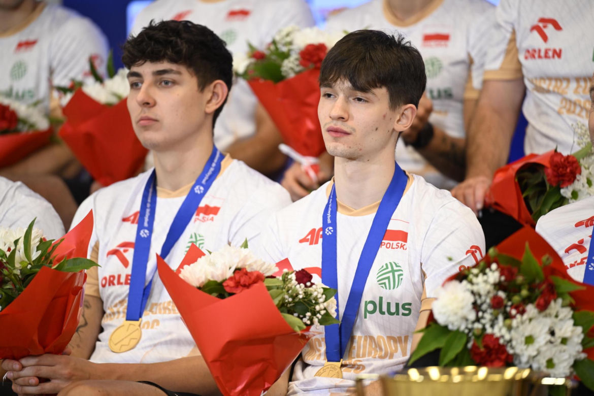 Złoci medaliści ME przywitani przez kibiców na lotnisku