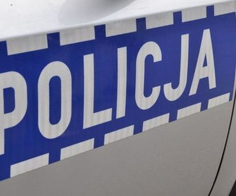 MAKABRYCZNY wypadek. Samochód wypadł z drogi i koziołkował! 27-latek NIE ŻYJE