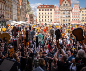 Gitarowy Rekord Świata 2026 startuje już za chwilę. Cała Polska znów zagra Hey Joe!