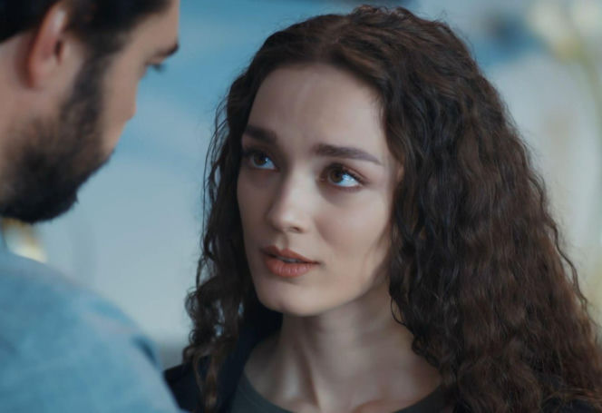 "Dziedzictwo", odcinek 852: Nana zraniona nożem przez Truciznę! Yaman straci ukochaną?!