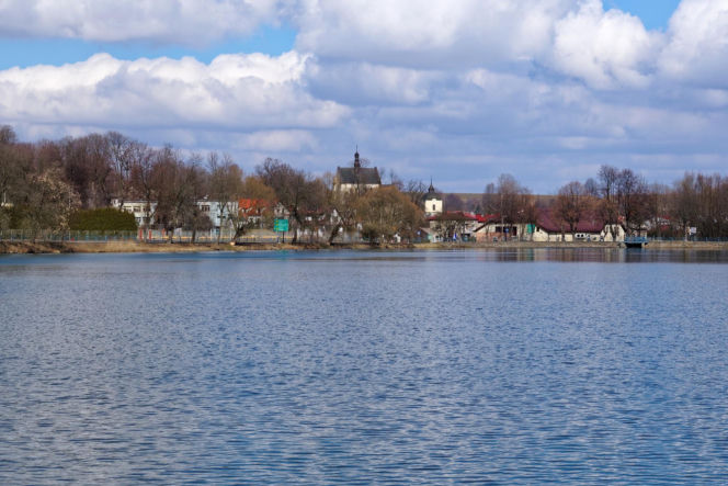 To jedno z najpiękniejszych śląskich miasteczek. Kiedyś było wsią, a przez wieki leżało w Małopolsce