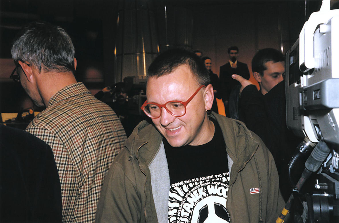 Jerzy Owsiak na przestrzeni lat. Tak zmieniał się jego charakterystyczny wizerunek