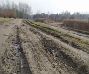 Koniec z rozjeżdżaniem Parku im. Cichociemnych Spadochroniarzy AK