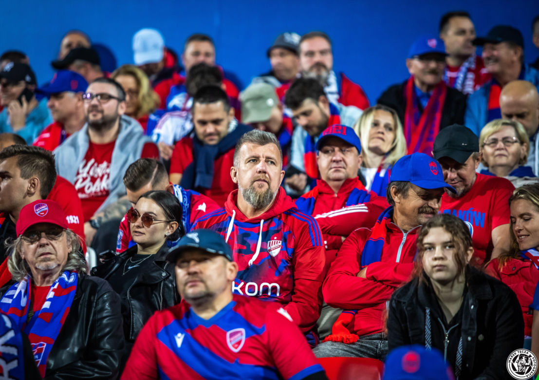 Kibice na meczu Raków Częstochowa - Aris