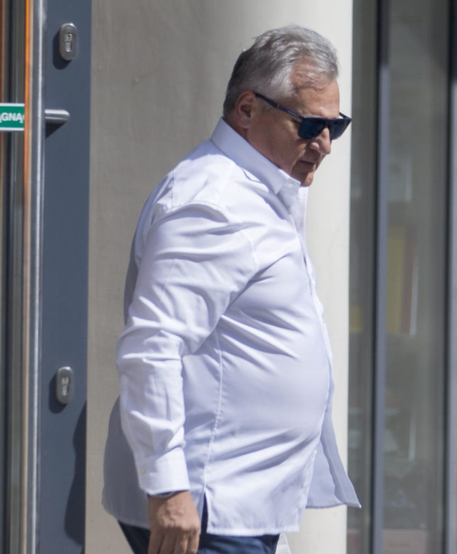 Aleksander Kwaśniewski zakupy w księgarni