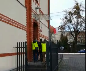 BRUTALNY NAPAD na plebanię w powiecie chełmińskim. Bracia pobili i okradli księdza!