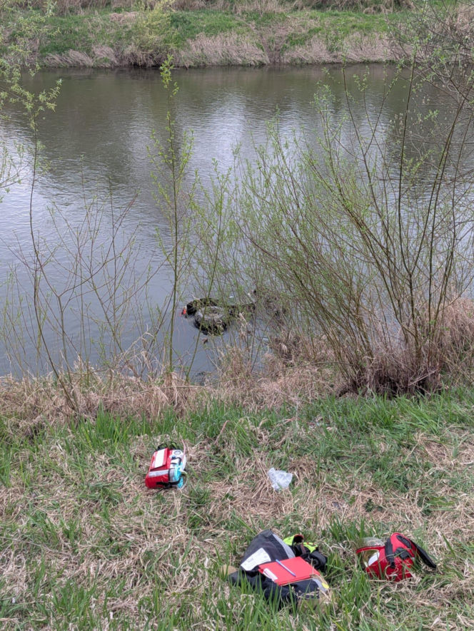 22-latek wpadł quadem do Raby. Reanimowano go na miejscu wypadku