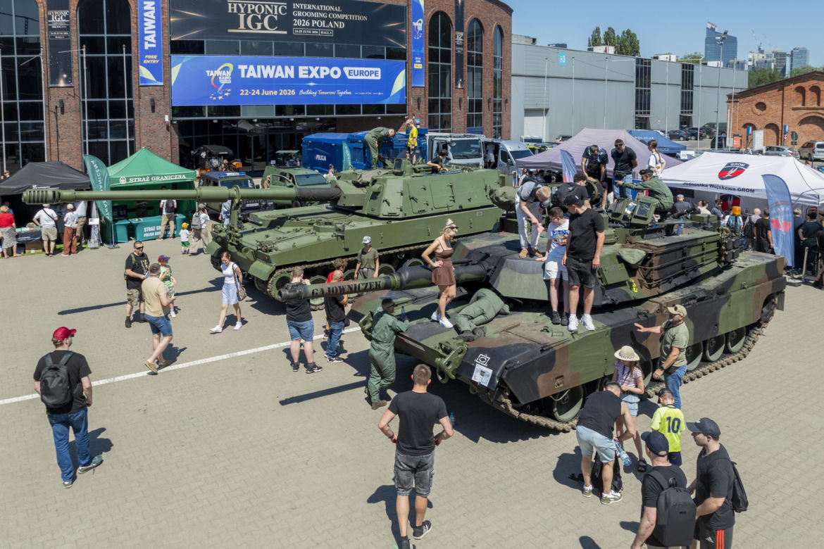 Warszawskie Targi Obronne. Ponad 100 wystawców, broń, sprzęt wojskowy i wyposażenie służb mundurowych w jednym miejscu!
