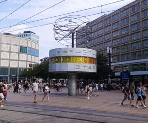 Weltzeituhr na Alexanderplatz