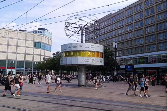 Weltzeituhr na Alexanderplatz