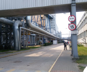 Ruszyła rozbiórka komina elektrociepłowni