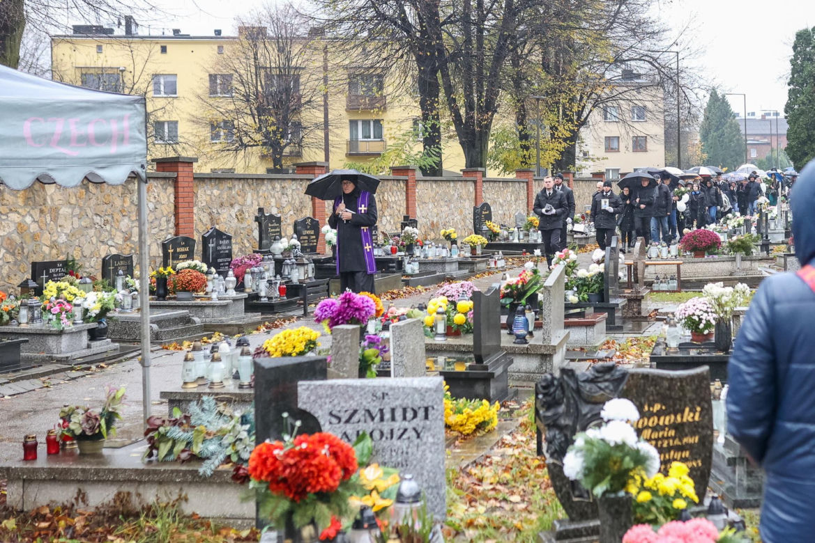 Pogrzeb 24-letniej gwiazdy TVN. Patrycję Widerę żegnały tłumy