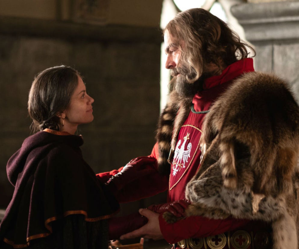 Korona królów 2 sezon odc. 244. Król Kazimierz (Andrzej Hausner), Cudka (Paulina Lasota)